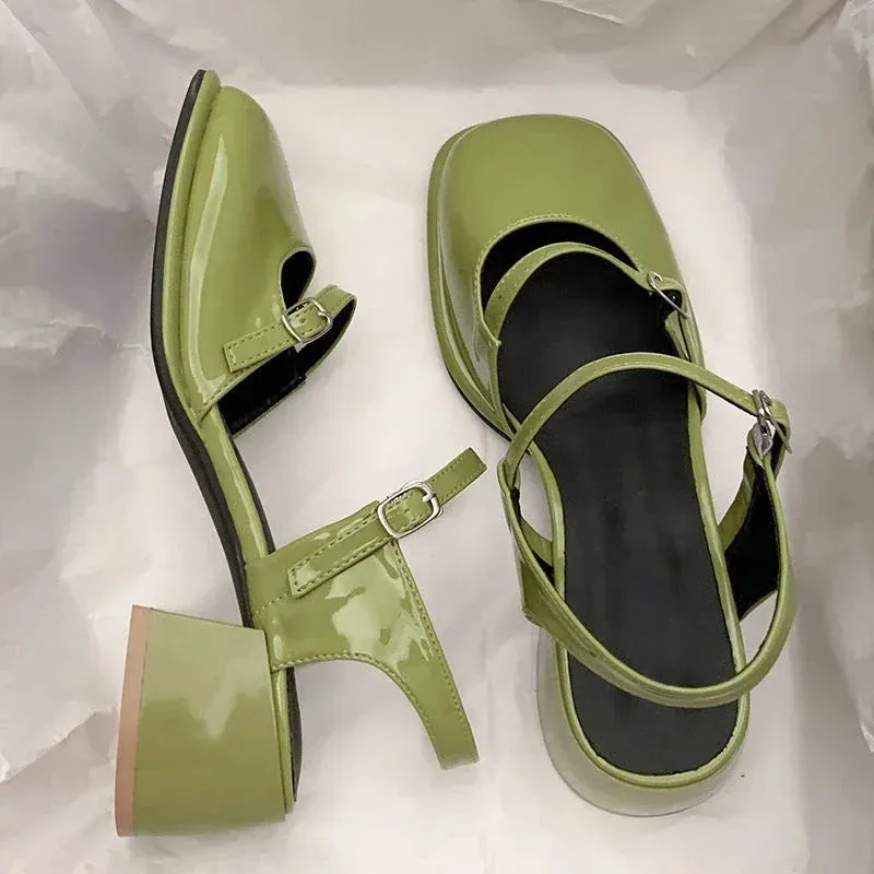 Elegant Sandals with a Casual Touch for Fall