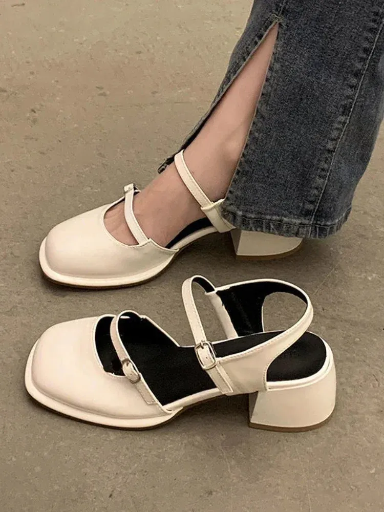 Elegant Sandals with a Casual Touch for Fall