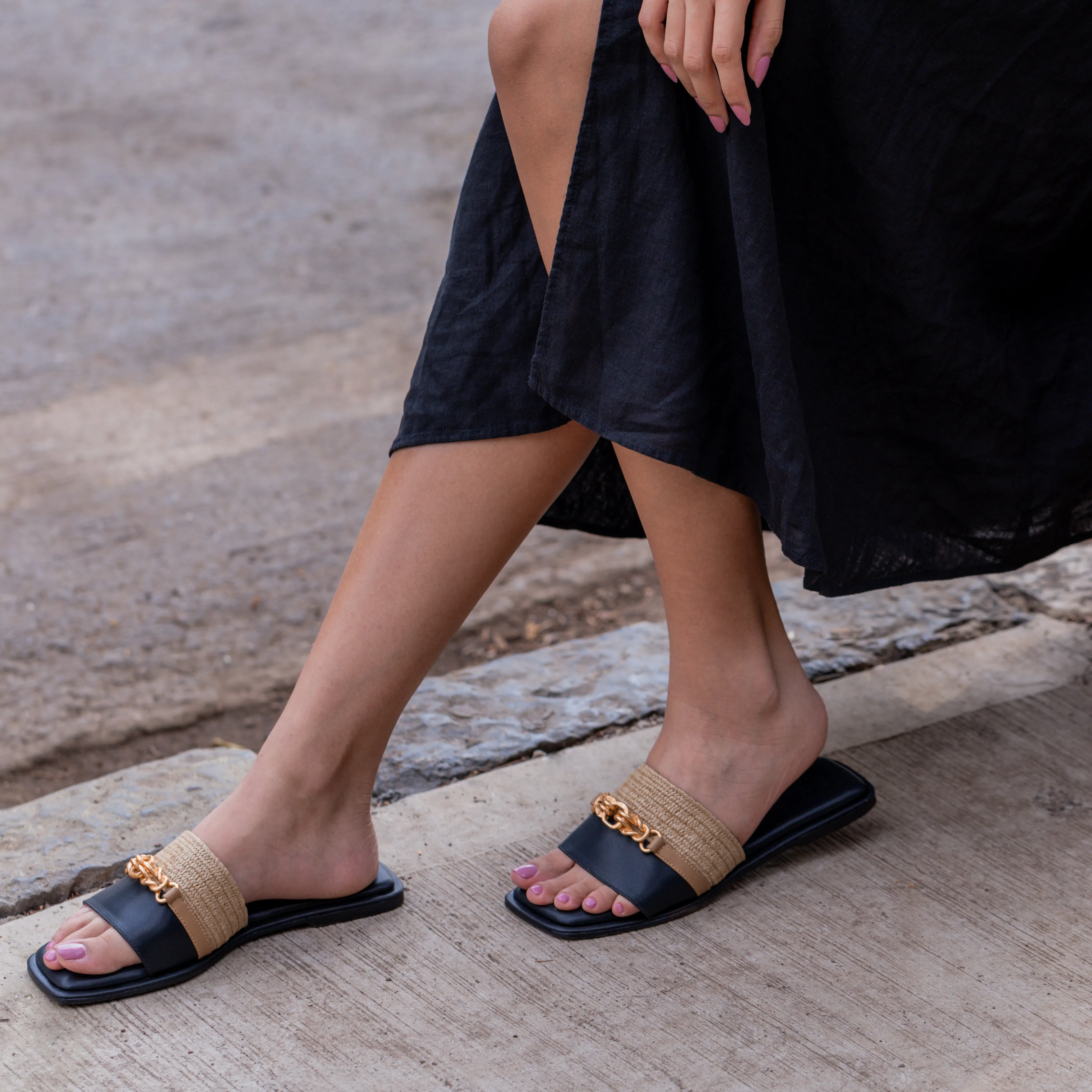 IVY- BLACK JUTE FLATS