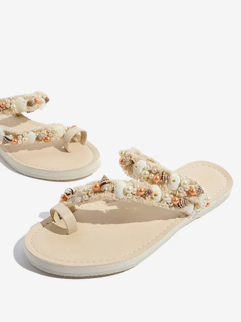 LUNA BLU Ivory Shell-Detailed Toe-Ring Sandals