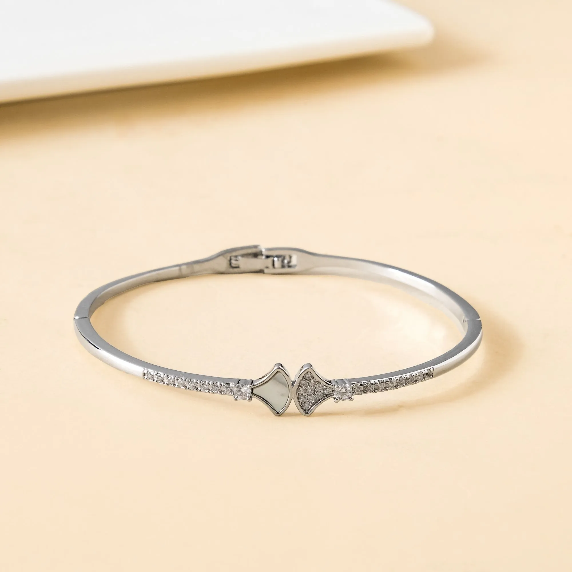 Nautical Glam Seashell Silver Bracelet