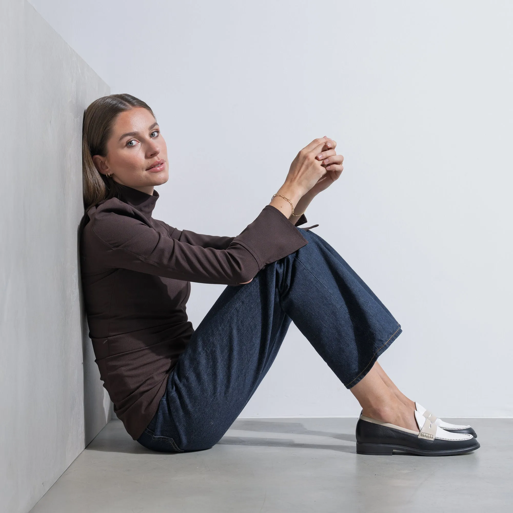 Vendôme Blandine black and white calfskin leather loafers with cream details