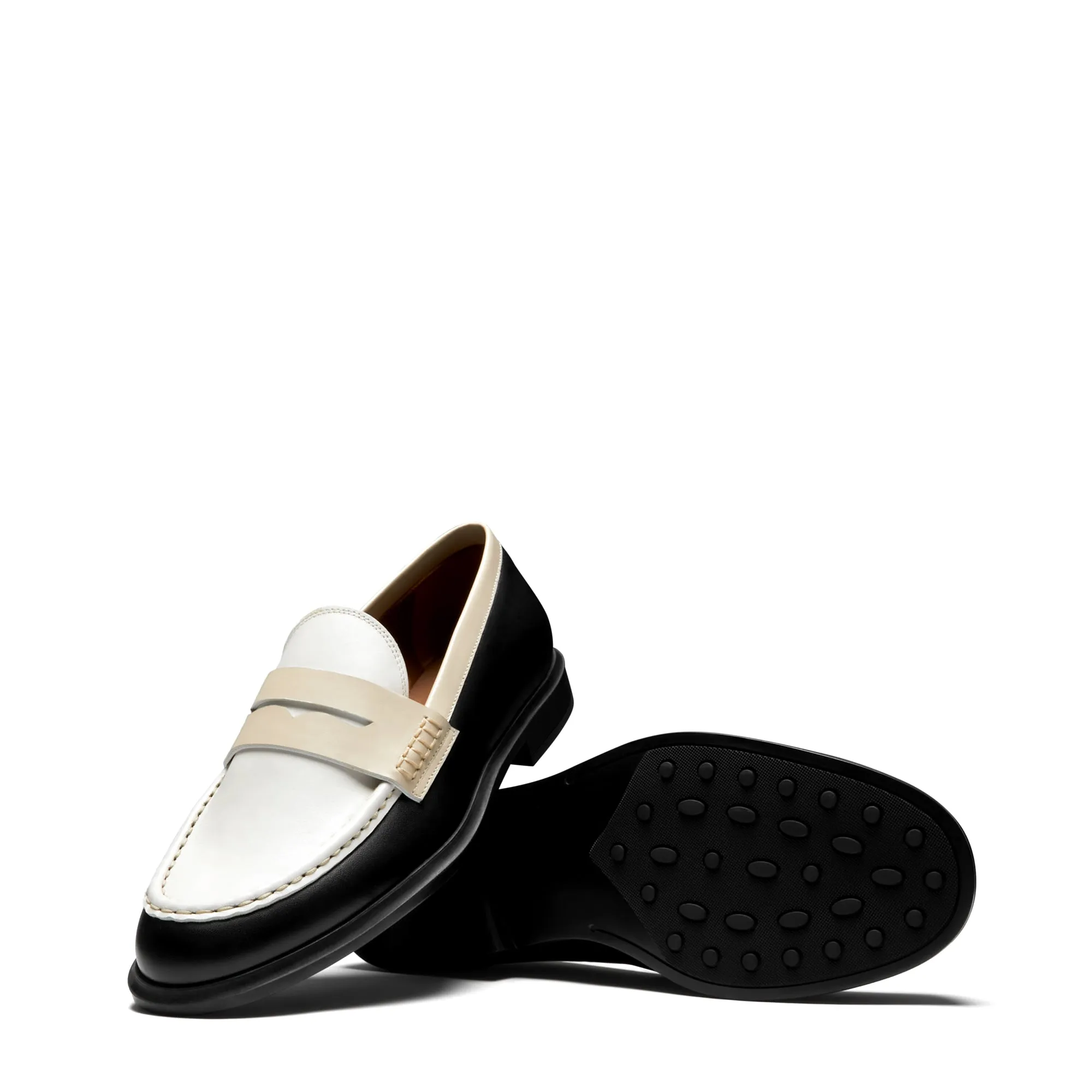 Vendôme Blandine black and white calfskin leather loafers with cream details