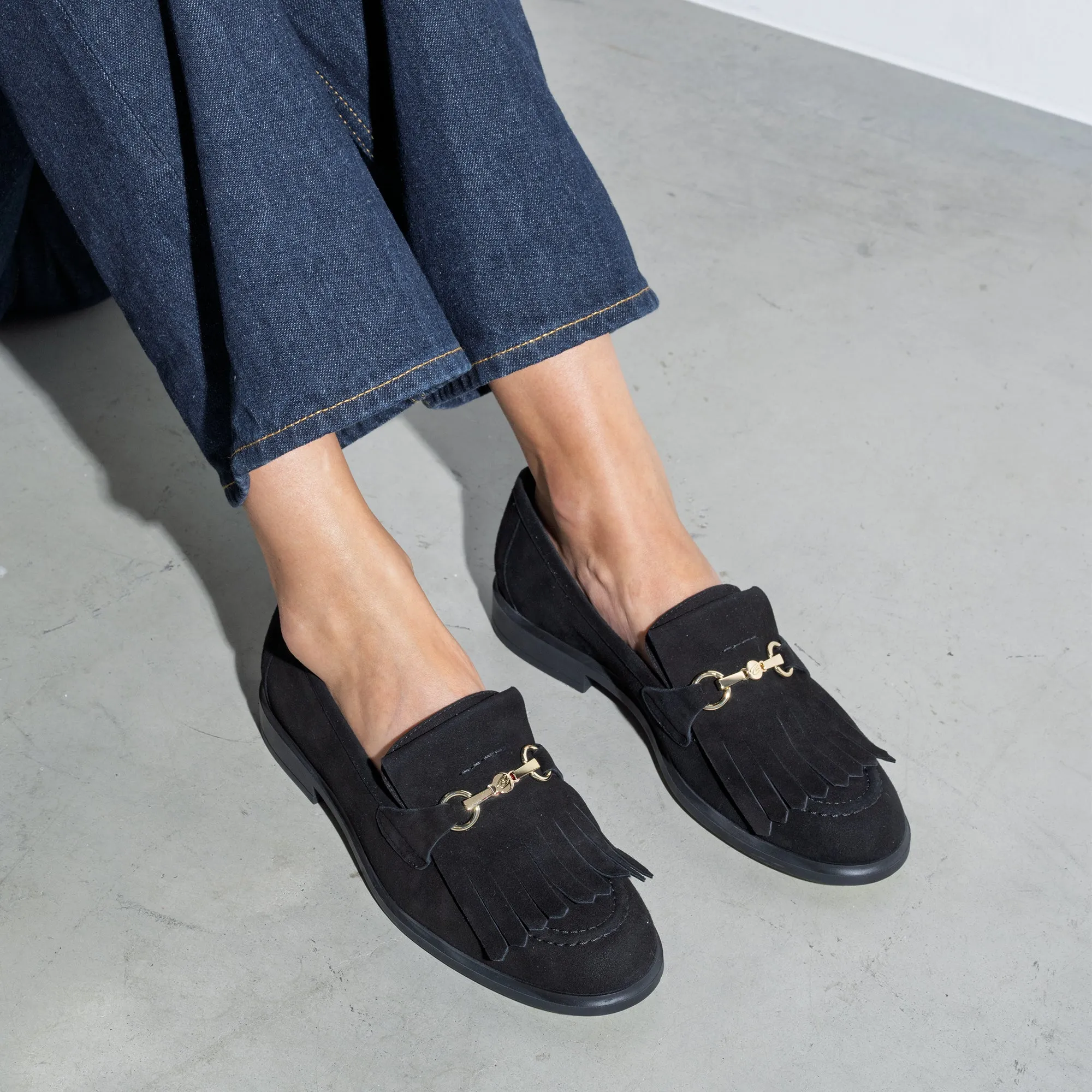 Vendôme Lave black suede loafers