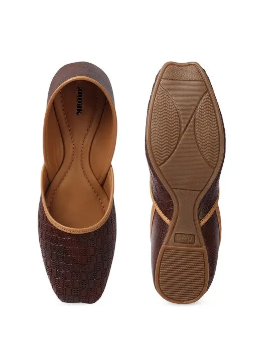 Women Textured Mojaris Flats