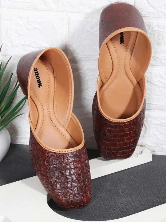 Women Textured Mojaris Flats