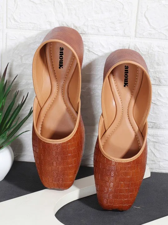 Women Textured Mojaris Flats